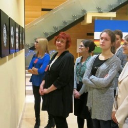 Valkas mākslas skolas audzēkņi viesojās ASV vēstniecībā Rīgā